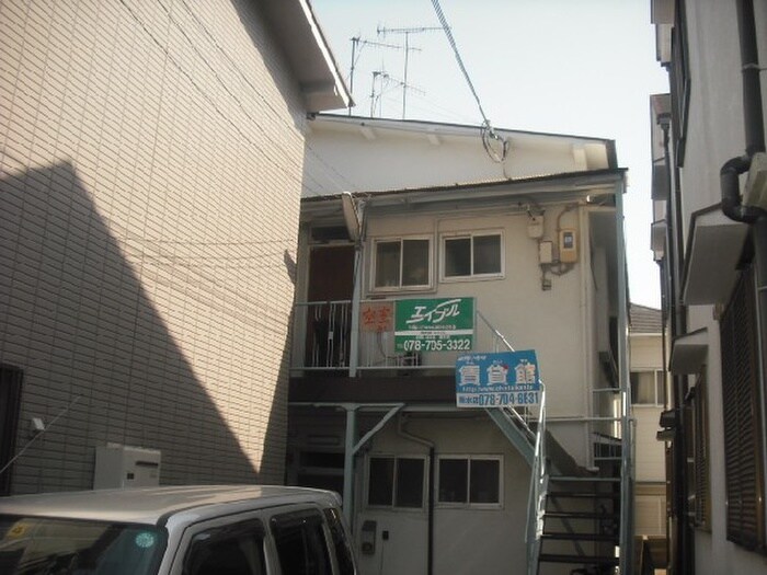 物件外観写真6　(エントランス部分)