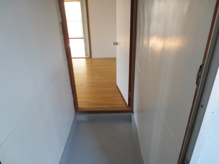 物件内観写真18　(玄関)