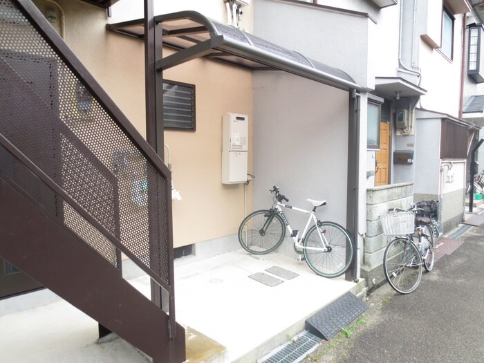 物件外観写真3　(駐輪場)