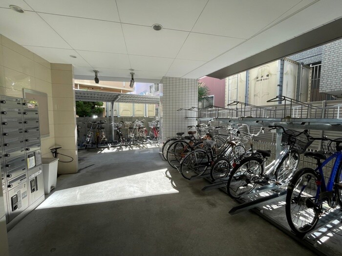 物件外観写真5　(駐輪場)
