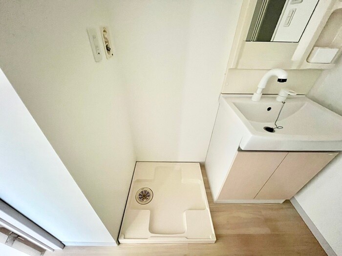 物件内観写真15　(洗濯機置場)