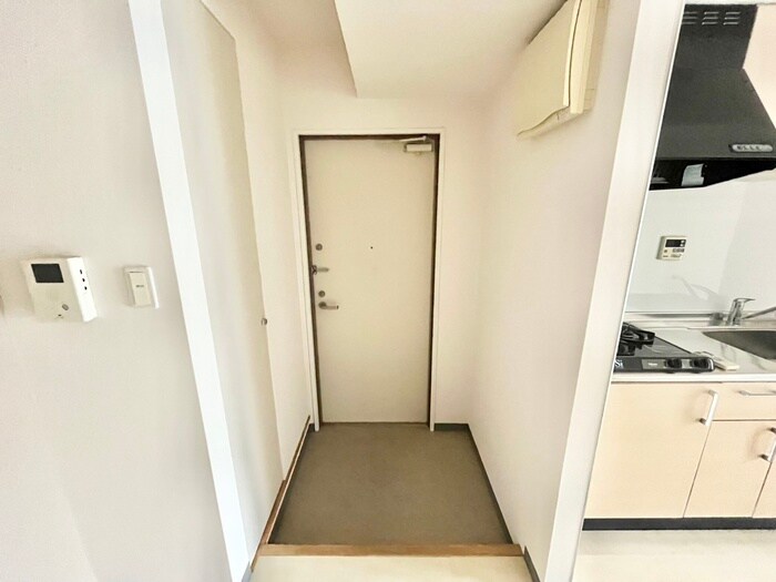 物件内観写真18　(玄関)