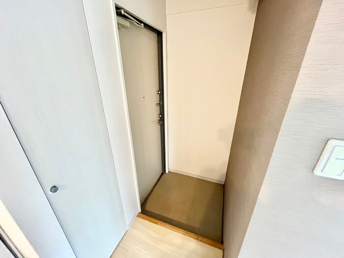 物件内観写真19　(玄関)
