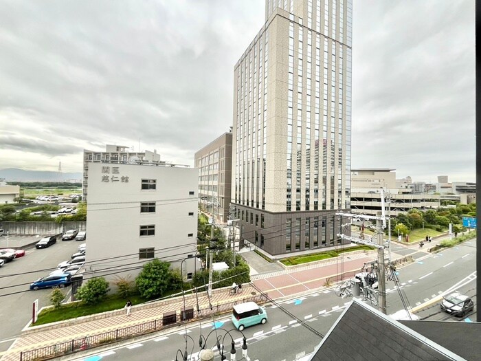 物件内観写真21　(室内からの展望)