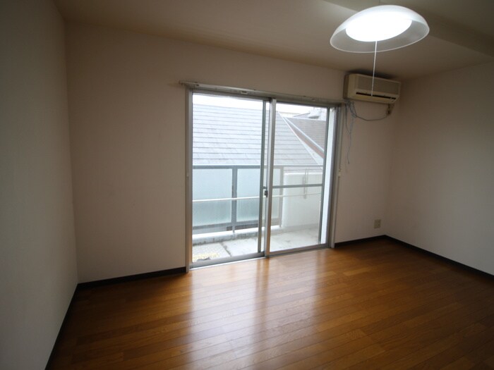 物件内観写真4　(居室)