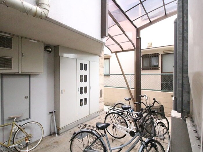 物件外観写真6　(駐輪場)