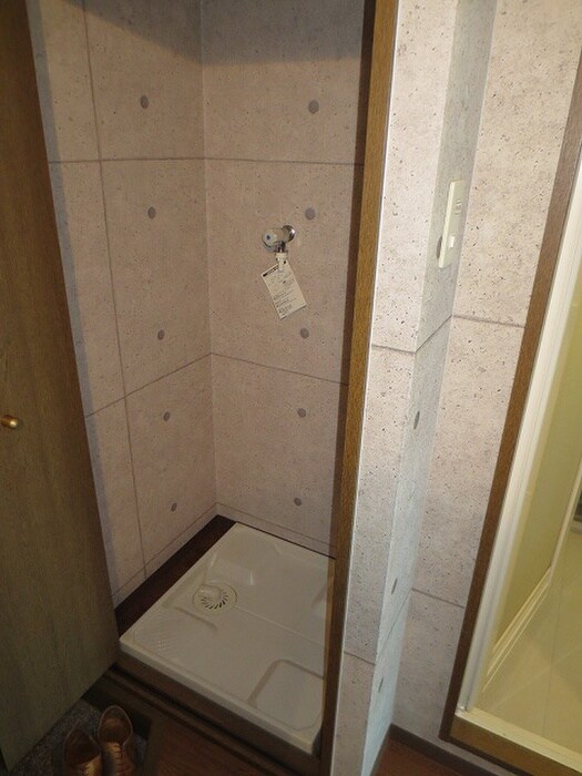 物件内観写真10　(洗濯機置場)