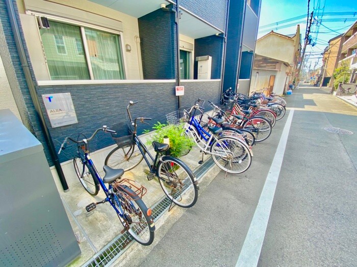 物件外観写真3　(駐輪場)