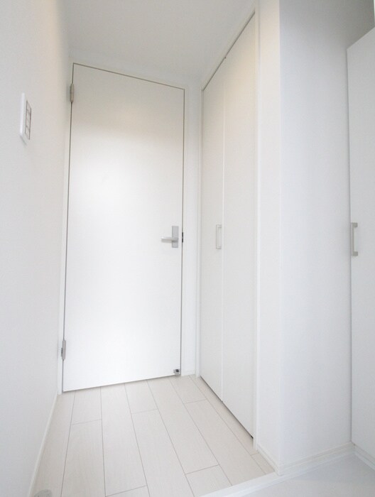 物件内観写真17　(玄関)