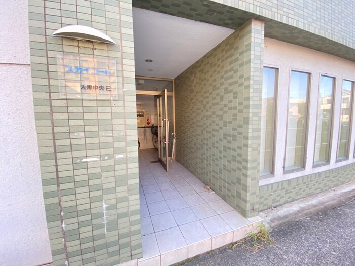 物件外観写真3　(エントランス部分)