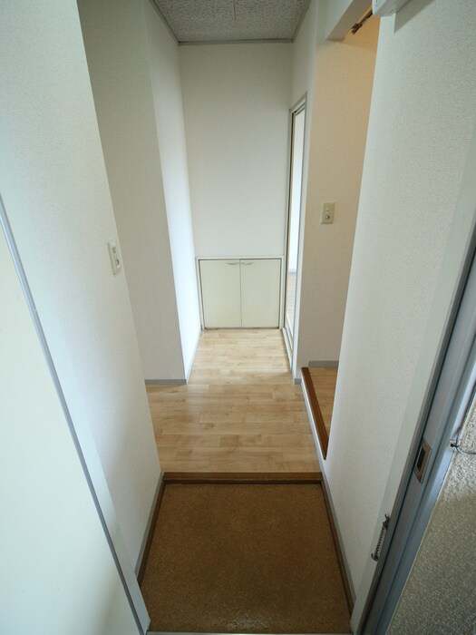 物件内観写真7　(玄関)