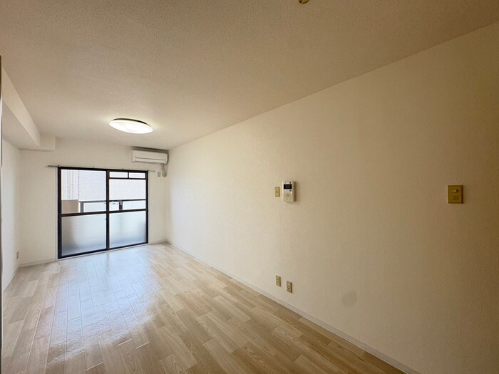 物件内観写真3　(居室)