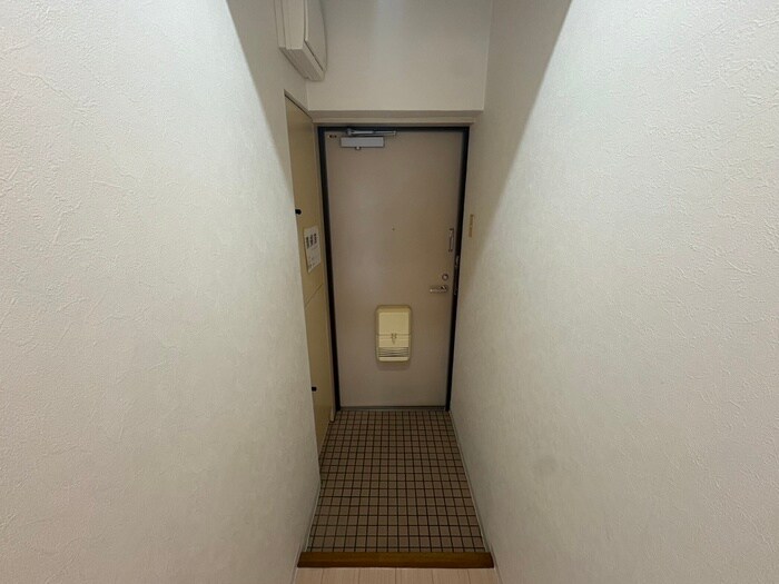 物件内観写真11　(玄関)