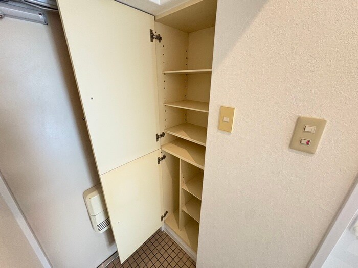 物件内観写真13　(靴箱)