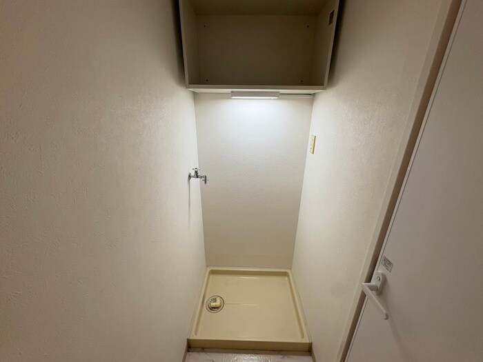物件内観写真15　(洗濯機置場)
