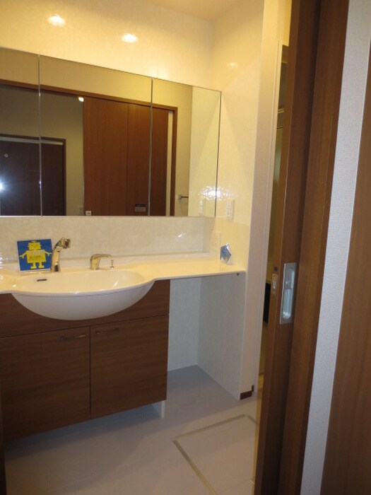 物件内観写真12　(洗面)