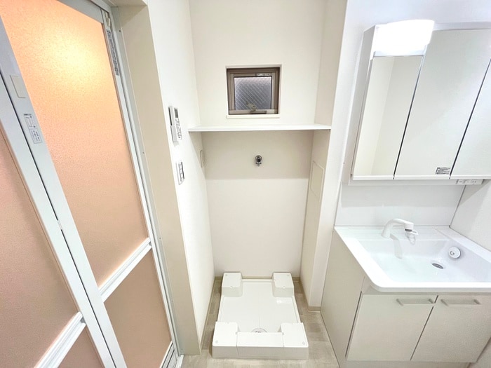 物件内観写真12　(洗濯機置場)