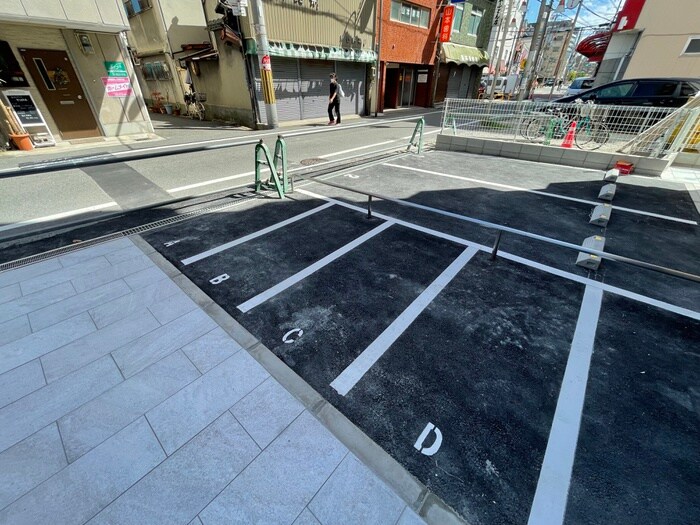 物件外観写真6　(駐車場)