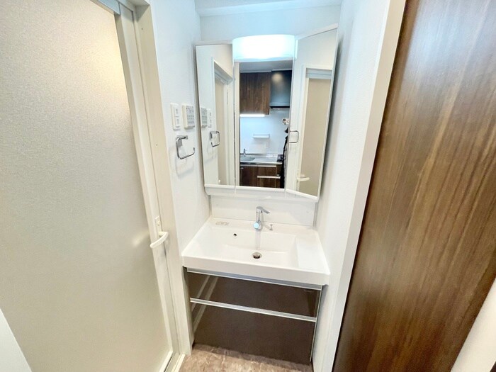 物件内観写真11　(洗面)