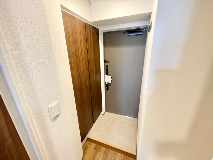 物件内観写真17　(玄関)