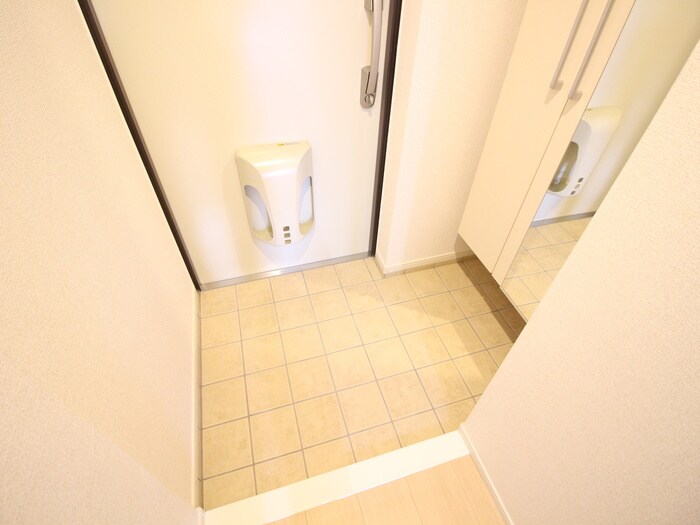 物件内観写真15　(玄関)