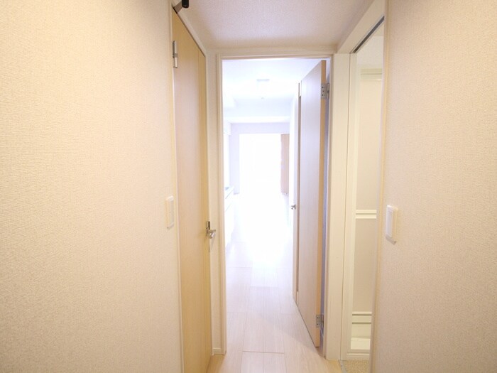 物件内観写真17　(廊下)