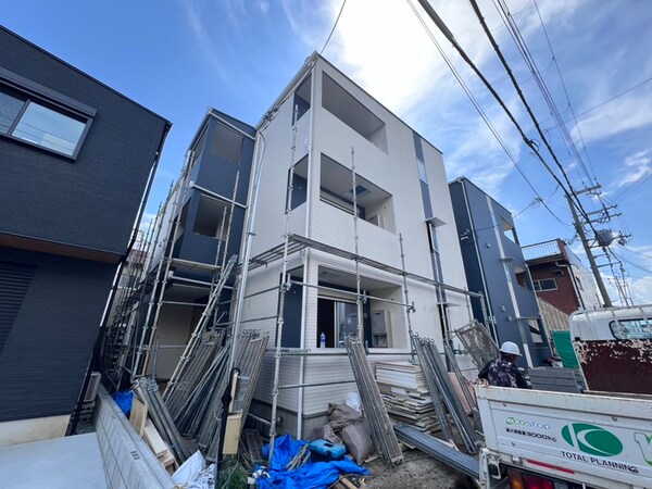 建築中