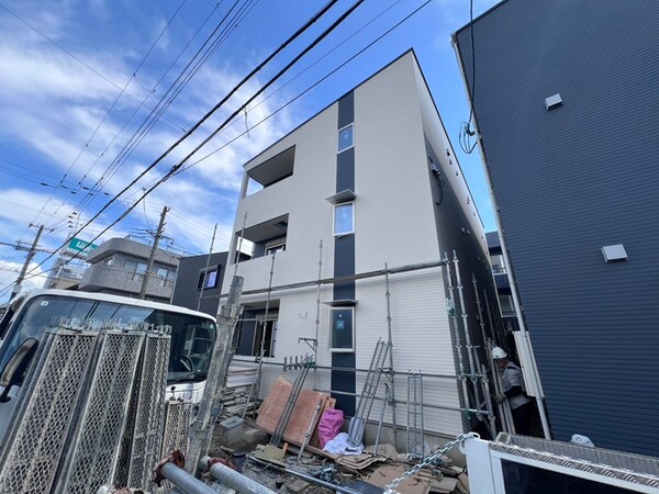 建築中