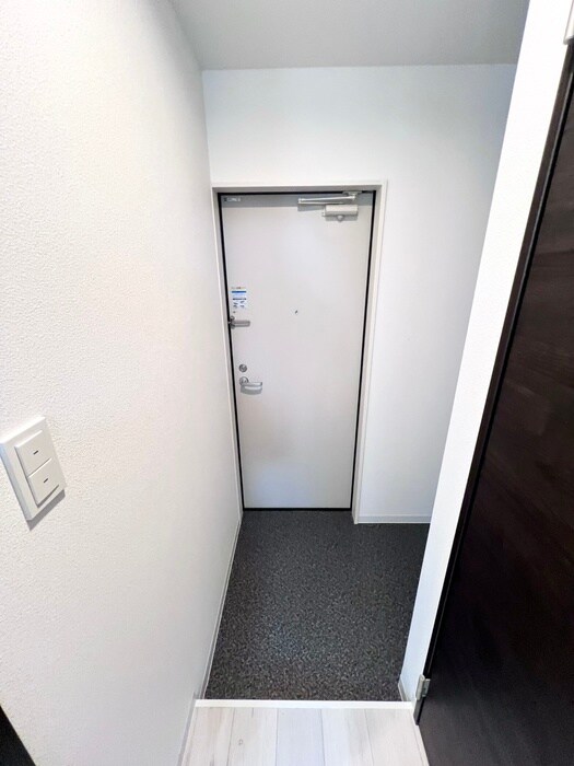 物件内観写真16　(玄関)