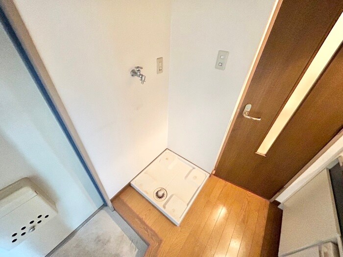 物件内観写真11　(洗濯機置場)