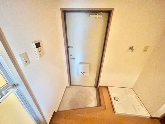 物件内観写真17　(玄関)