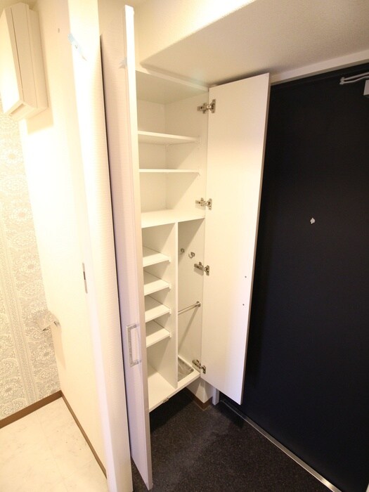 物件内観写真18　(靴箱)