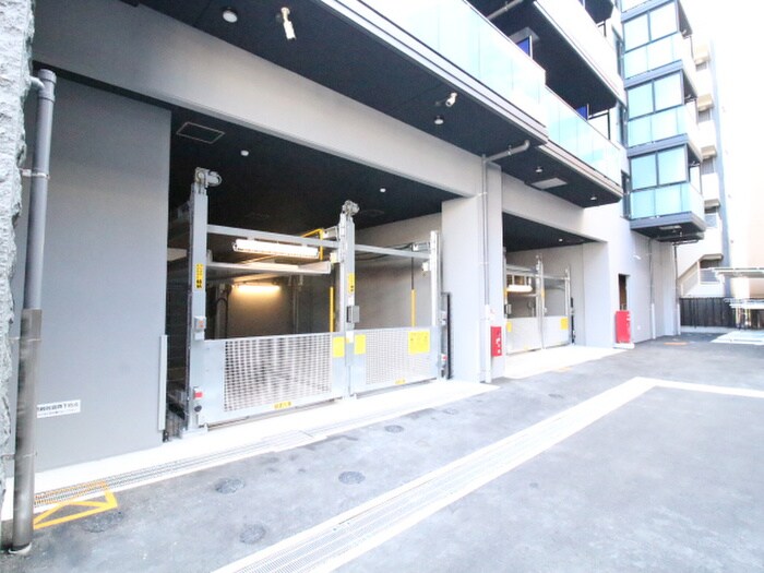 物件外観写真4　(駐車場)