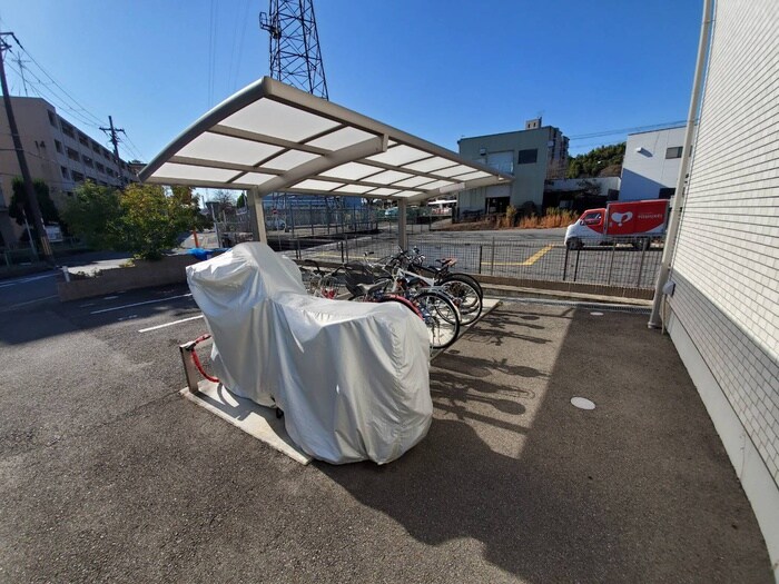 物件外観写真5　(駐輪場)