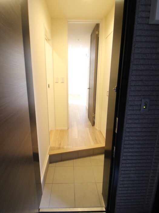 物件内観写真6　(玄関)