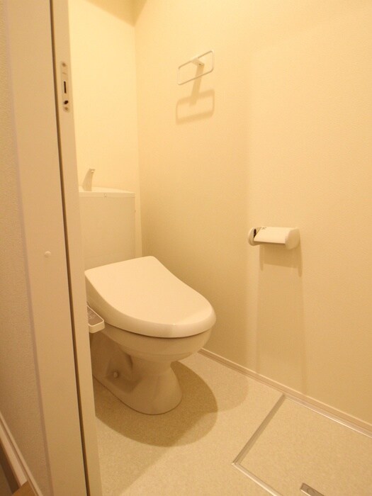 物件内観写真8　(トイレ)