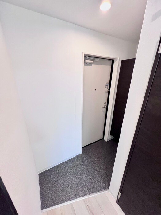 物件内観写真17　(玄関)