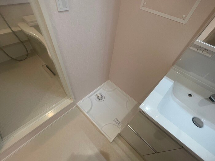 物件内観写真13　(洗濯機置場)