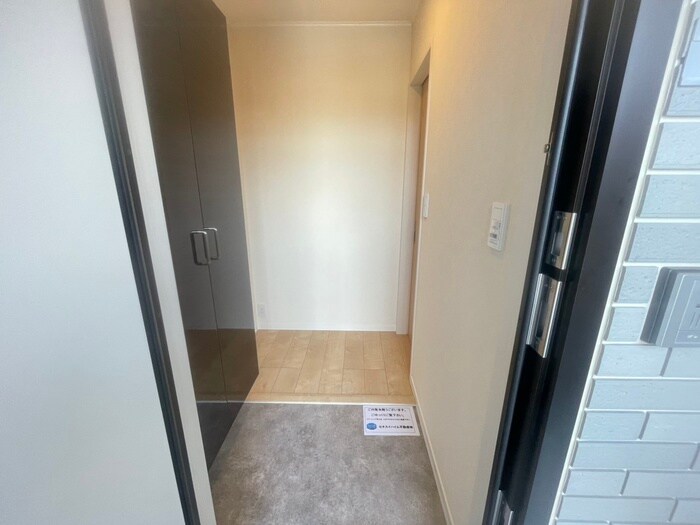 物件内観写真14　(玄関)