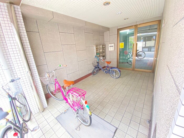 物件外観写真4　(駐輪場)