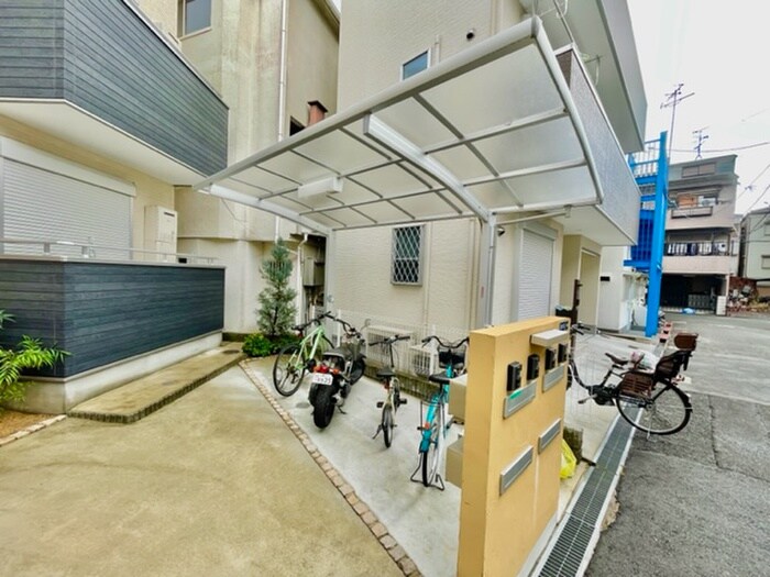 物件外観写真2　(駐輪場)