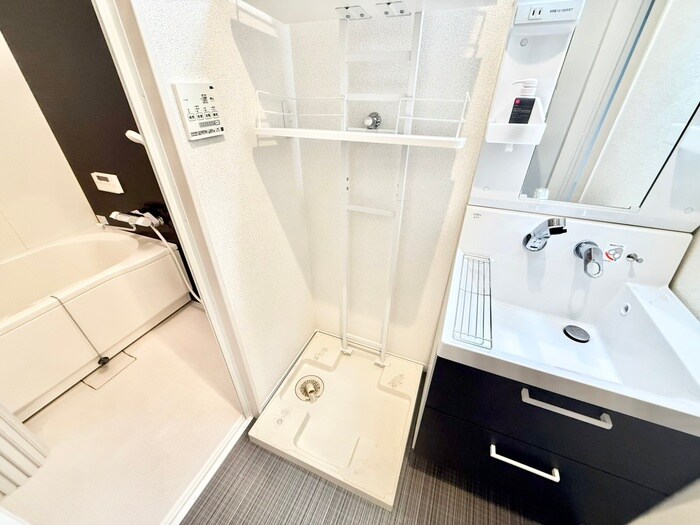 物件内観写真11　(洗濯機置場)