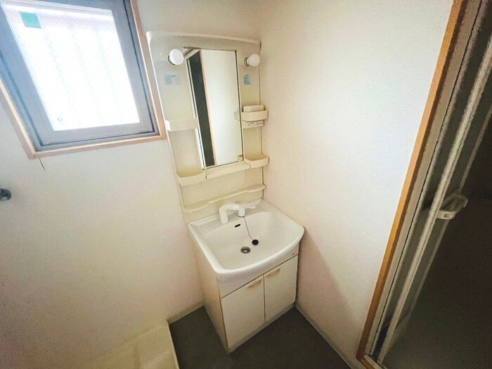 物件内観写真11　(洗面)