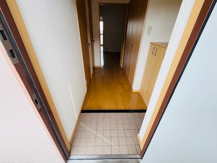 物件内観写真14　(玄関)