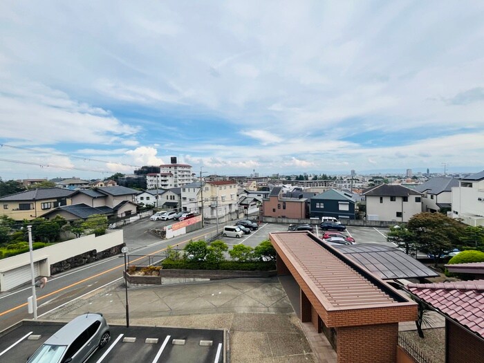 物件内観写真20　(室内からの展望)