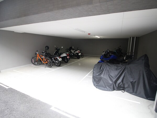 バイク置き場