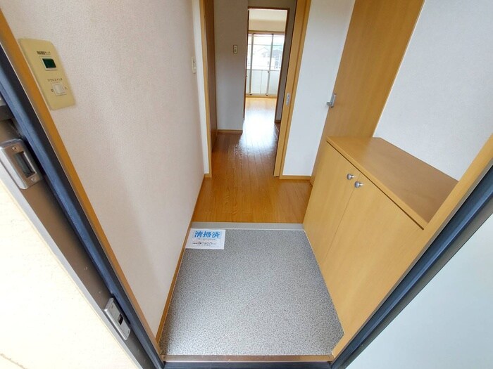 物件内観写真17　(玄関)