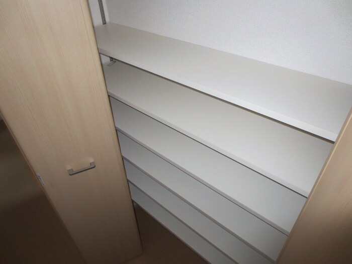 物件内観写真16　(収納)