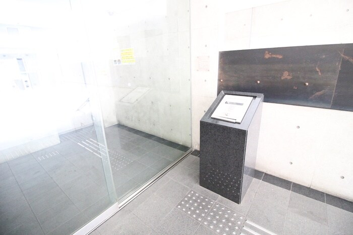 物件外観写真4　(エントランス部分)