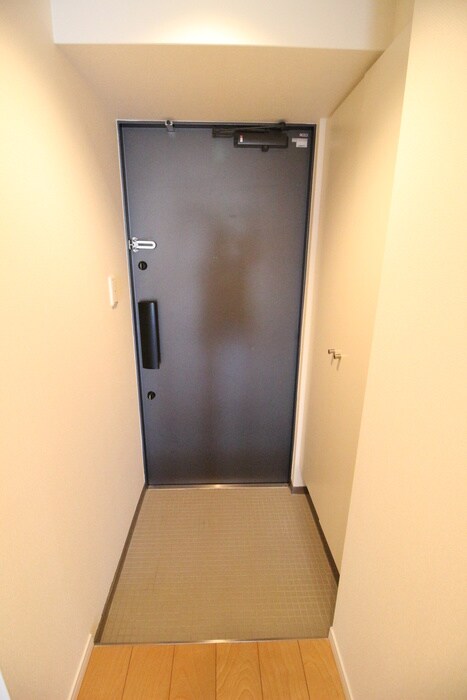 物件内観写真13　(玄関)